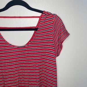 🪿Adorable red striped t-shirt dress!
